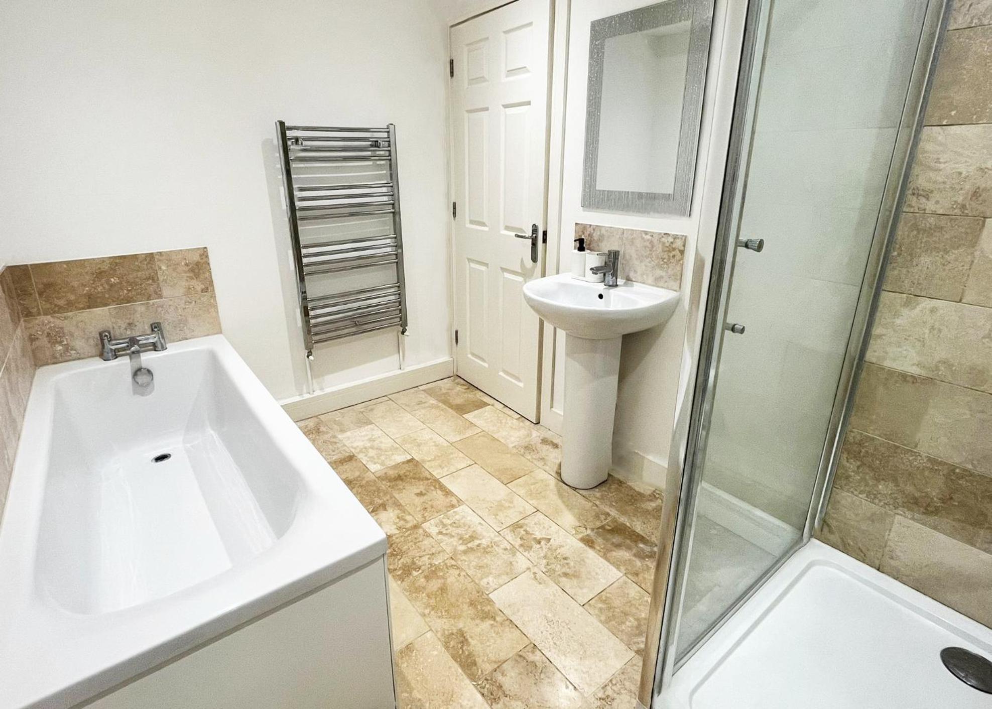 - Private House With Garden & Parking 16 Appartement